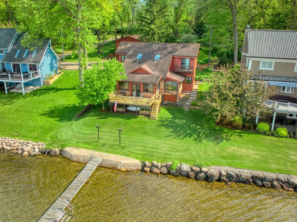 650 & 653 Sandy Beach Dr, Clarklake, MI 49234