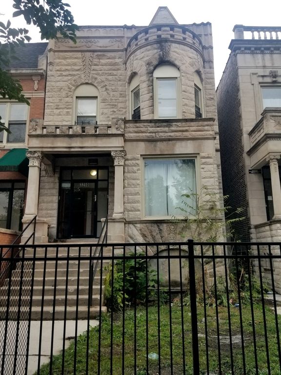 3250 W Douglas Blvd, Chicago, IL 60623