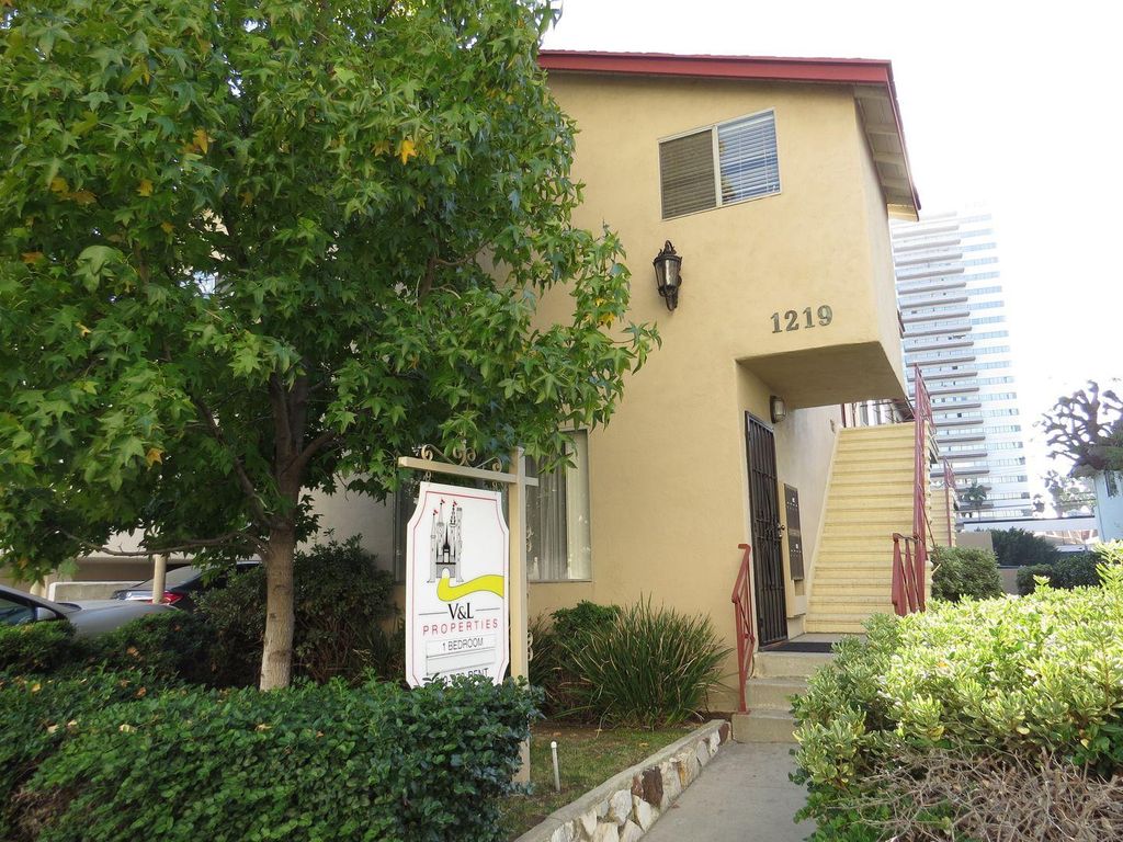 1219 Barry Ave #5, Los Angeles, CA 90025