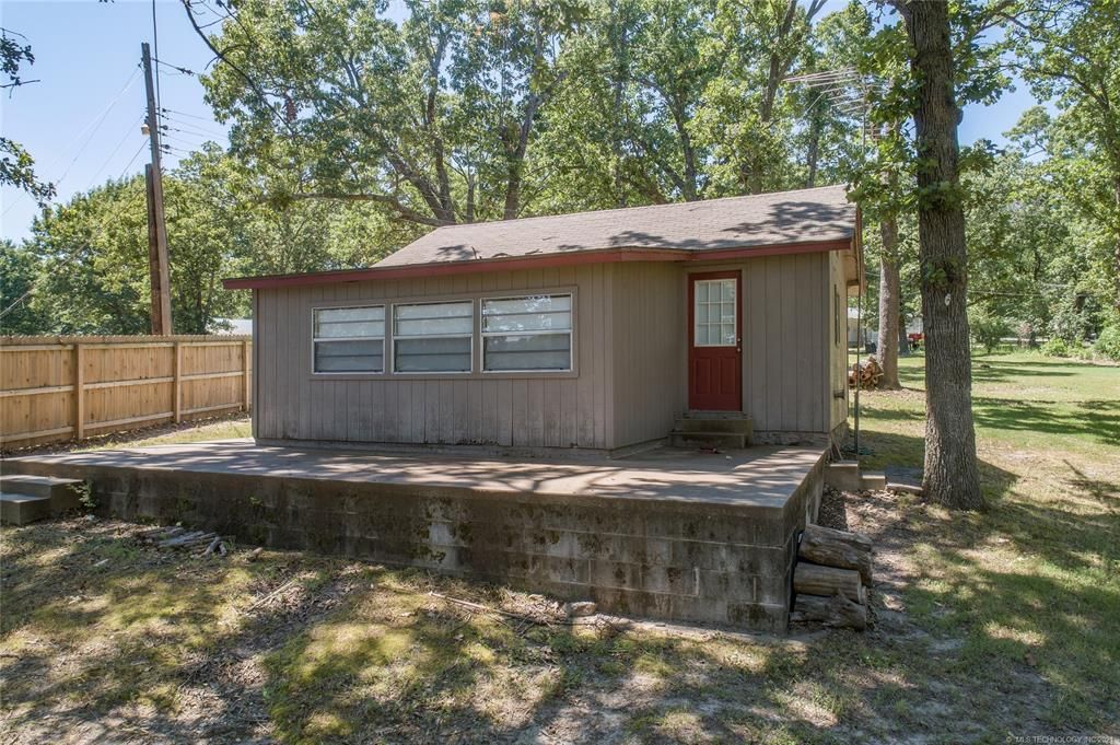 1419 Maple Dr, Grove, OK 74344