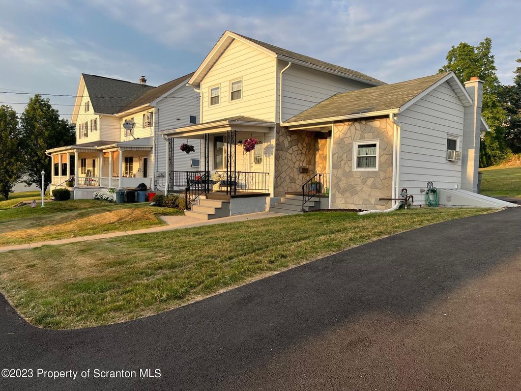 135 Smith St, Dunmore, PA 18512