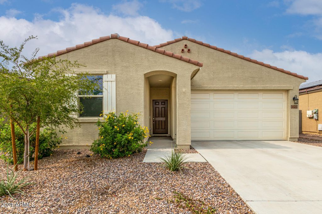 4126 W Coneflower Ln, San Tan Valley, AZ 85142