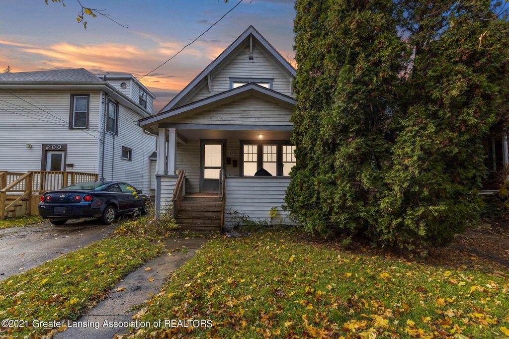 138 S Francis Ave, Lansing, MI 48912