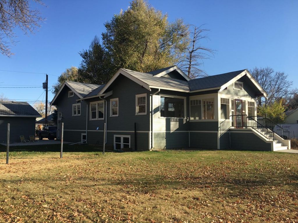 912 Kimbark St, Longmont, CO 80501