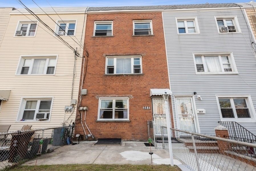 285 Ave, Bronx, NY 10465 4 Bed, 2 Bath MultiFamily Home 25