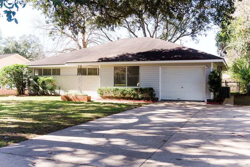 3408 Avenue J St, Bay City, TX 77414