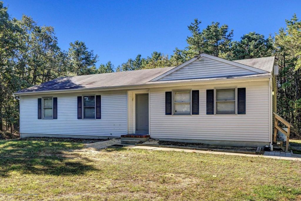 1421 Chester Ave, Whiting, NJ 08759