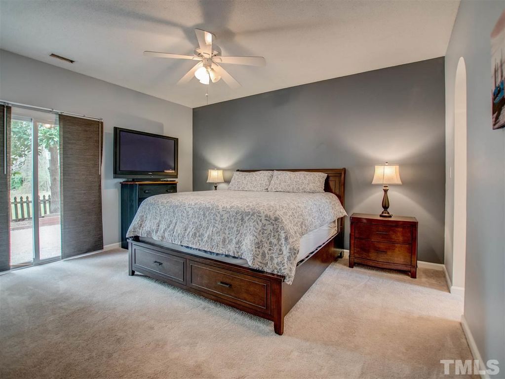4 Brevard Ct, Durham, NC - 3 Bed, 2 Bath Single-Family Home - 24 Photos