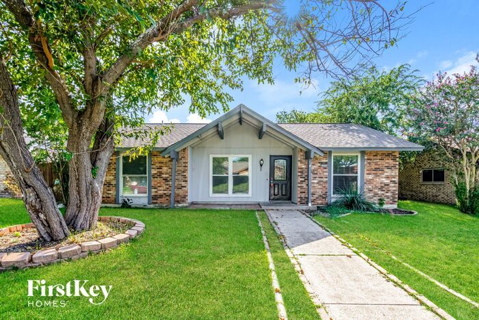 2030 Glencrest Ln, Garland, TX 75040