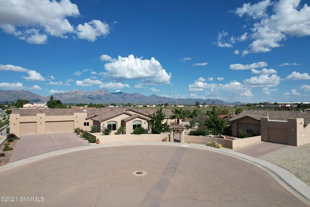 4600 Calle De Nubes, Las Cruces, NM 88012