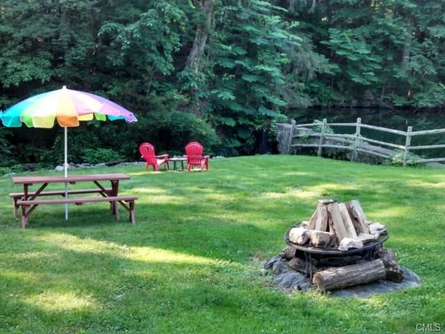 24 Zora Ln, Stamford, CT 06903