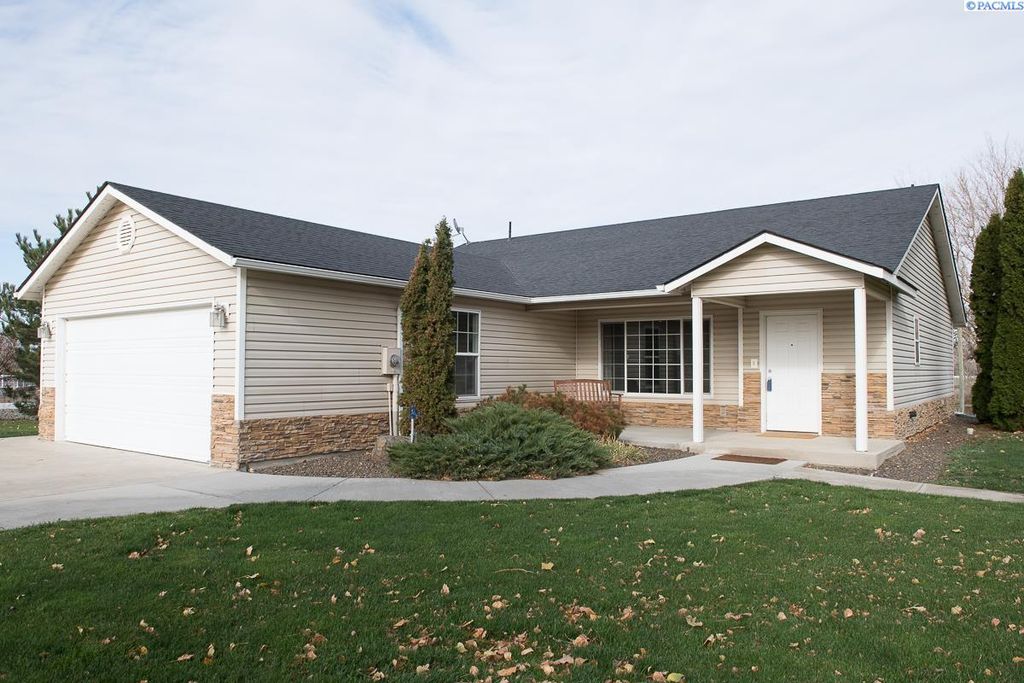 175110 W Byron Rd, Prosser, WA 99350