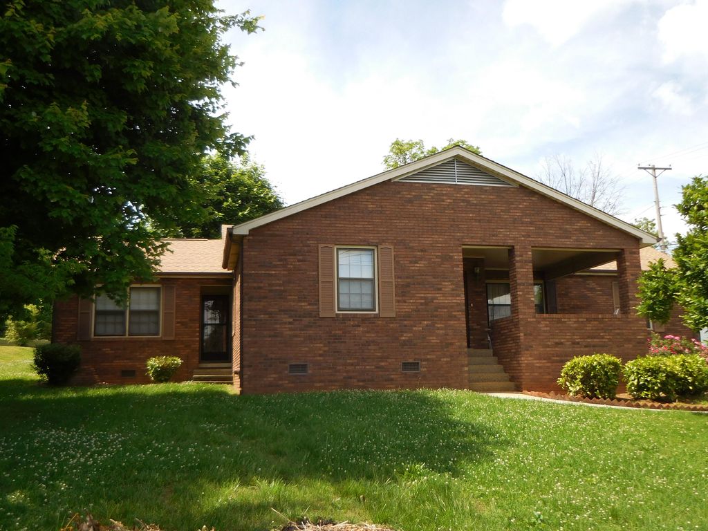 2231 Holbrook Dr, Knoxville, TN 37918
