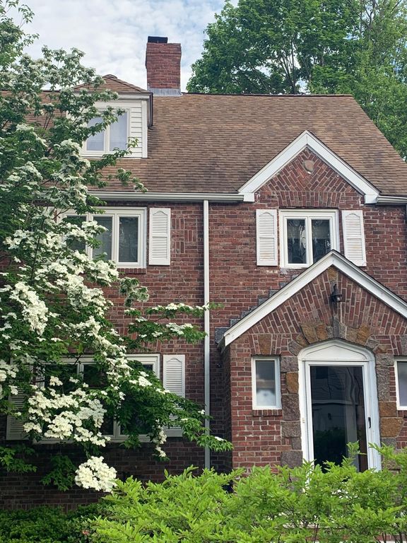 15 Princeton St, Newton, MA 02458