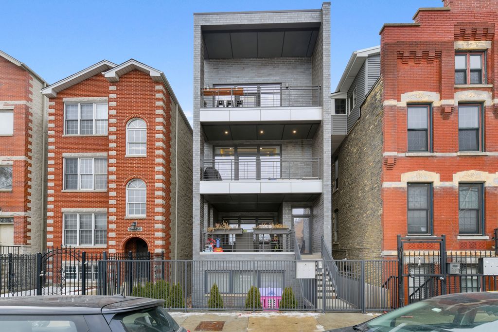 1316 N Cleaver St #2, Chicago, IL 60642