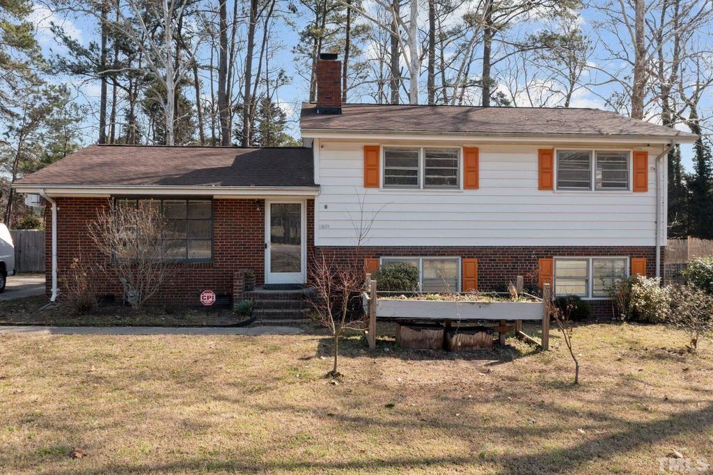 1013 Vandora Springs Rd, Garner, NC 27529