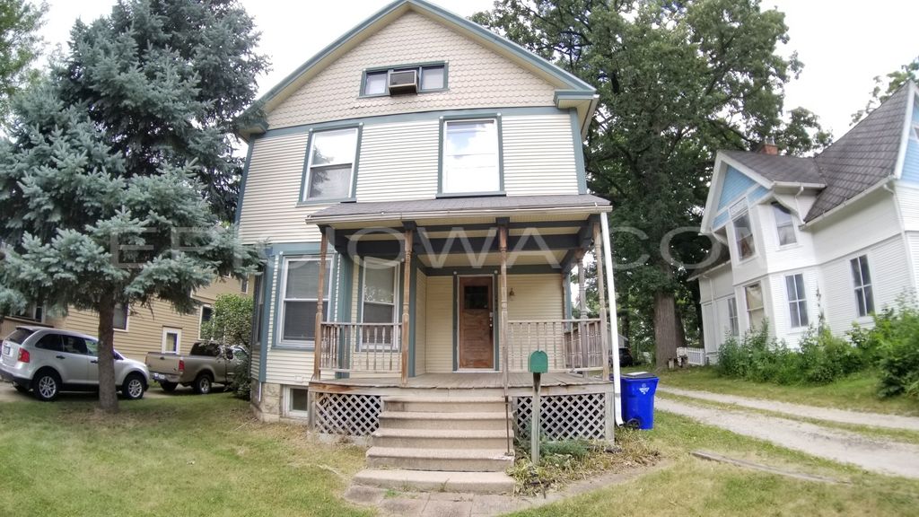 1612 A Ave NE, Cedar Rapids, IA 52402