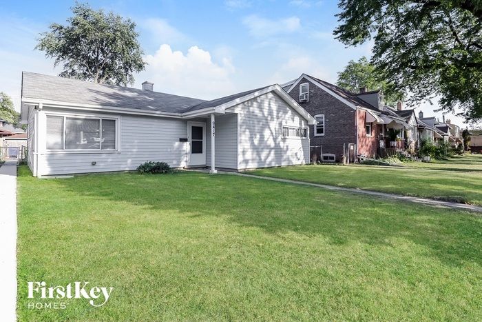 9417 Central Ave, Oak Lawn, IL 60453
