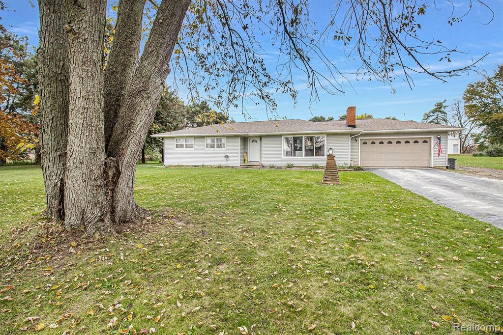12014 Rolston Rd, Byron, MI 48418