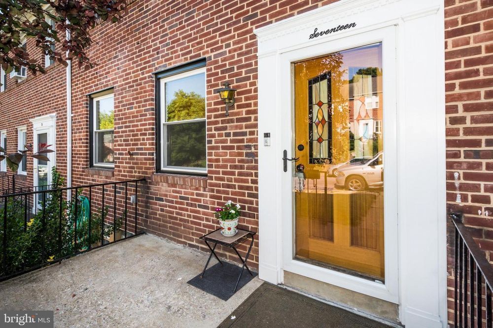 17 Briarwood Rd, Catonsville, MD 21228