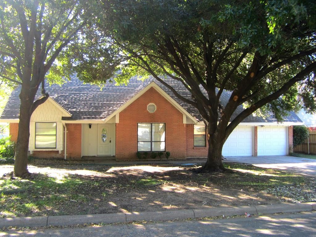 7612 Palomar Dr, North Richland Hills, TX 76180