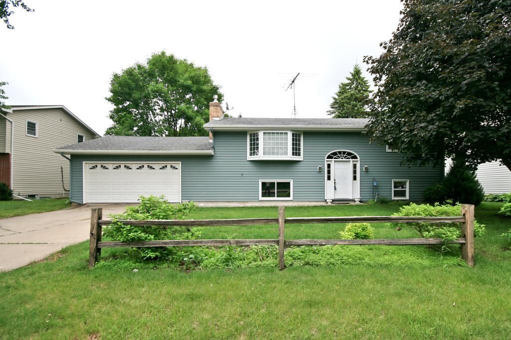 425 Alan St SW, Hutchinson, MN 55350