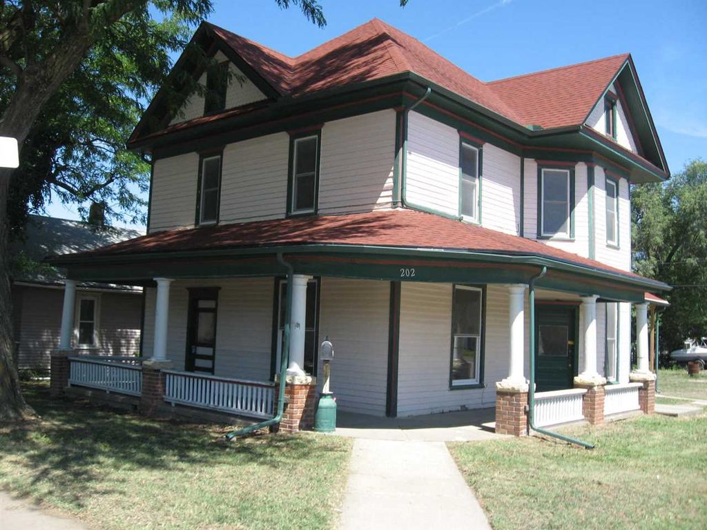 202 W Walnut St, Herington, KS 67449 Trulia
