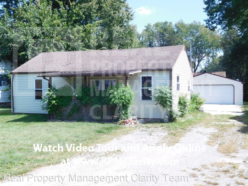 5612 Clover Ln, Toledo, OH 43623
