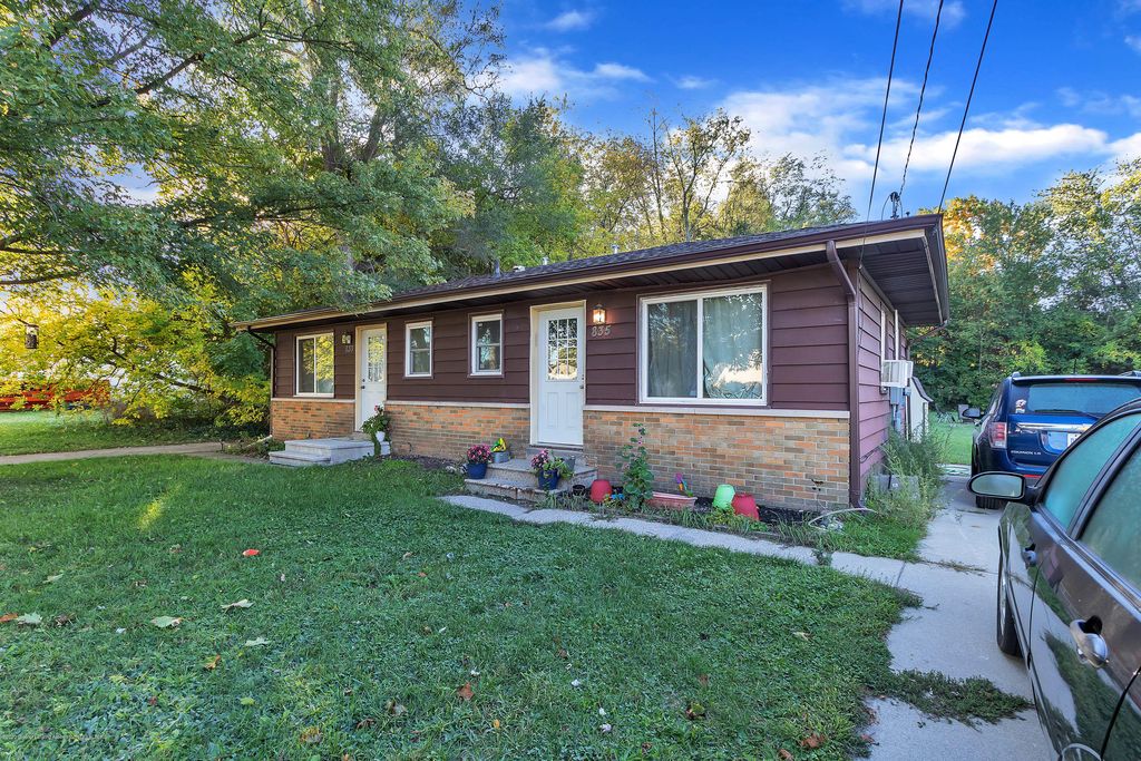 833 & 835 Mel Ave, Lansing, MI 48911 2 Bed MultiFamily 833 & 835 Mel Ave, Lansing, MI 48911 2 Bed MultiFamily