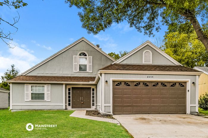 8054 Loch Lomond Ln, Jacksonville, FL 32244