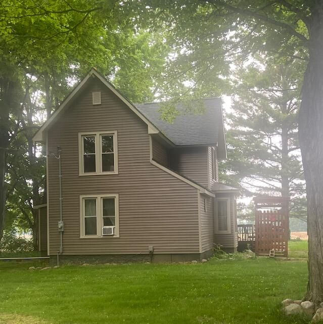 112 Calkins Rd, Coldwater, MI 49036