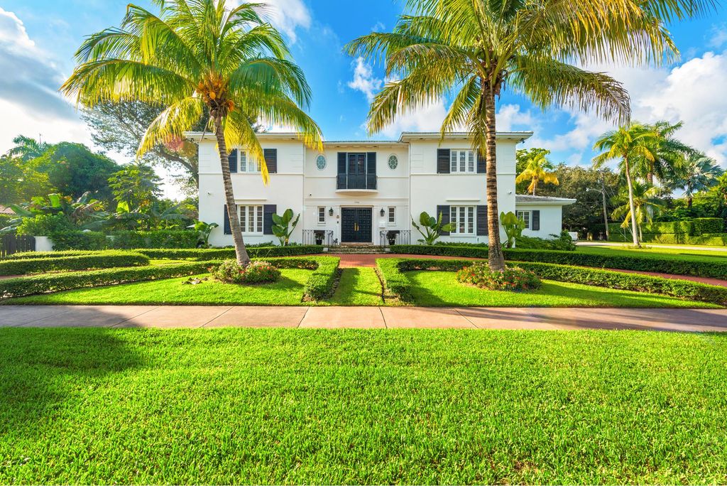 1346 S  Greenway Dr, Coral Gables, FL 33134