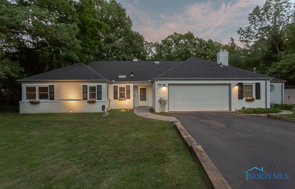 4221 Deepwood Ln, Toledo, OH 43614 Trulia