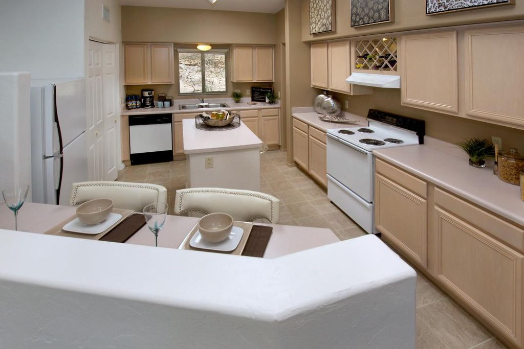 10210 E Speedway Blvd #012, Tucson, AZ - 3 Bed, 2 Bath Apartment - 6