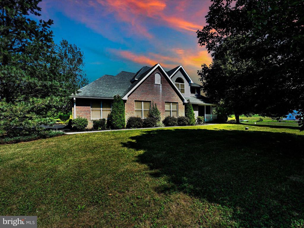 110 Brookshire Ln, Orwigsburg, PA 17961