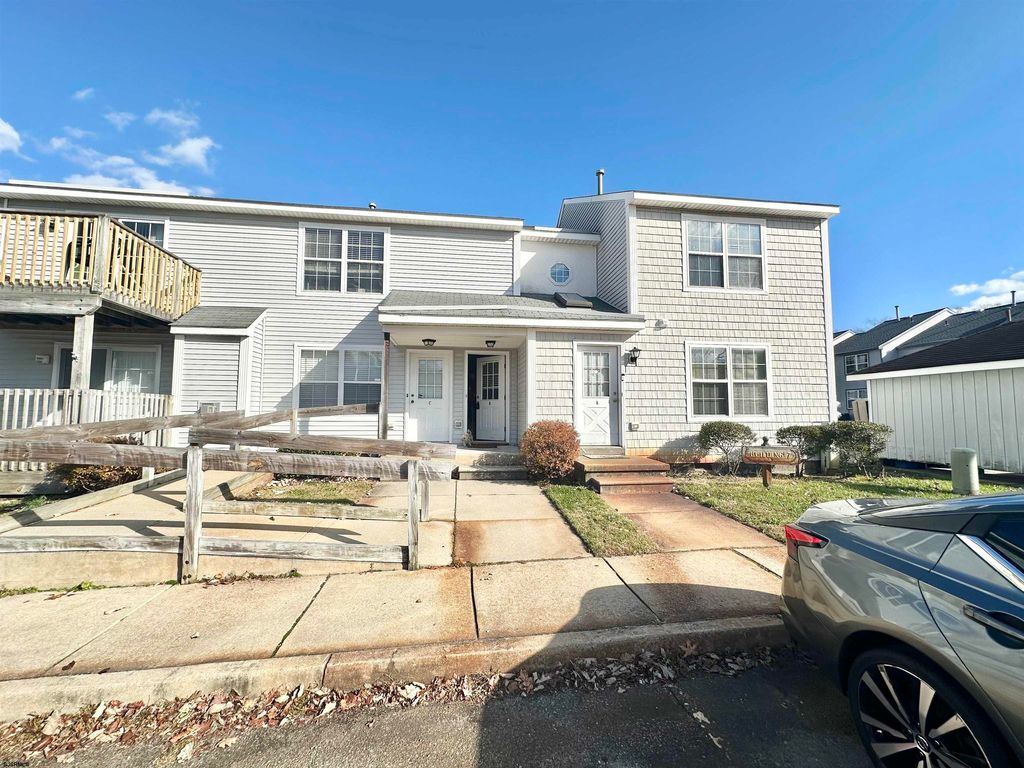 7 Oyster Bay Rd   #B-7B, Absecon, NJ 08201