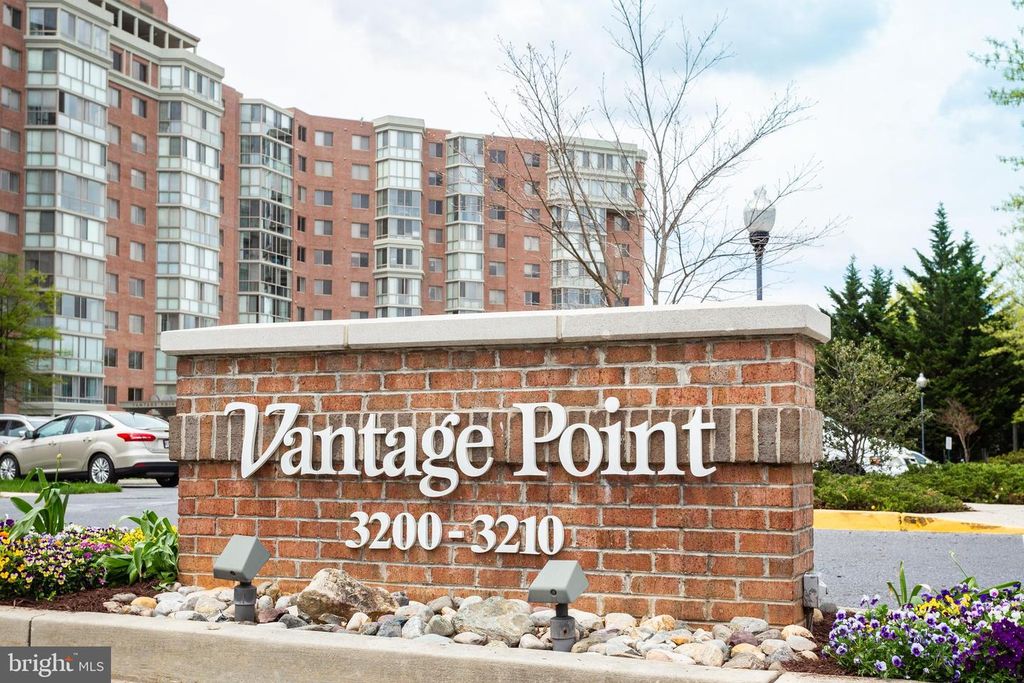 3210 N Leisure World Blvd #1010, Silver Spring, MD 20906
