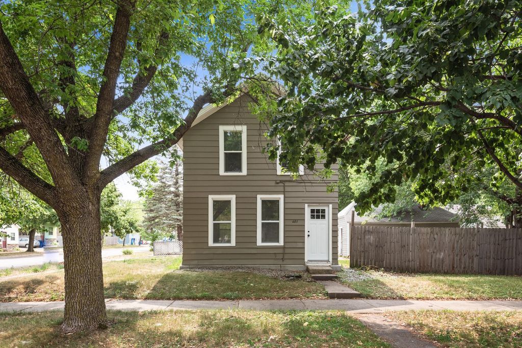 601 10th Ave N, Saint Cloud, MN 56303