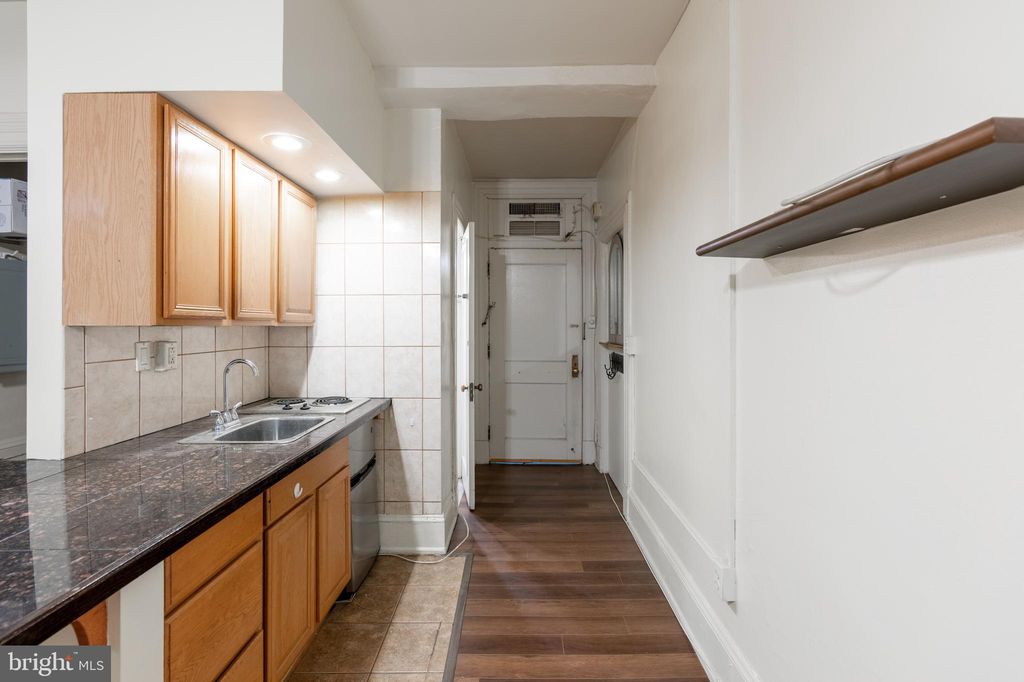 1324 Locust St #525, Philadelphia, PA 19107