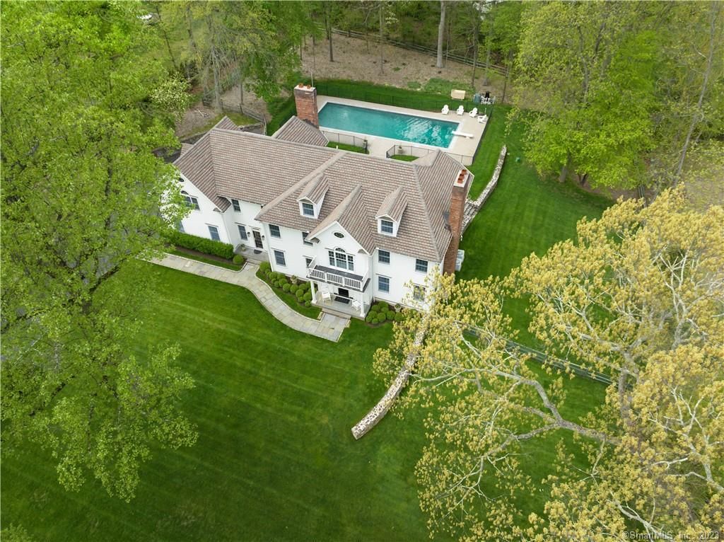 39 Hillcrest Rd, New Canaan, CT 06840