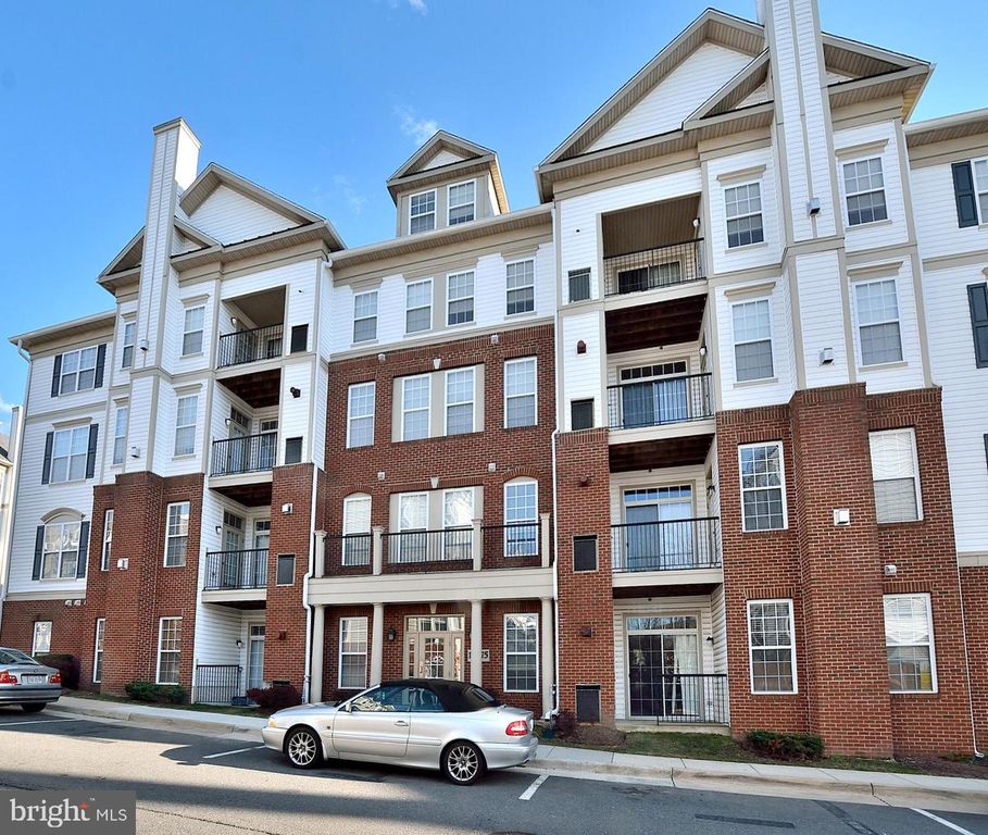11575 Cavalier Landing Ct 202, Fairfax, VA 2 Bed, 2 Bath Condo 20