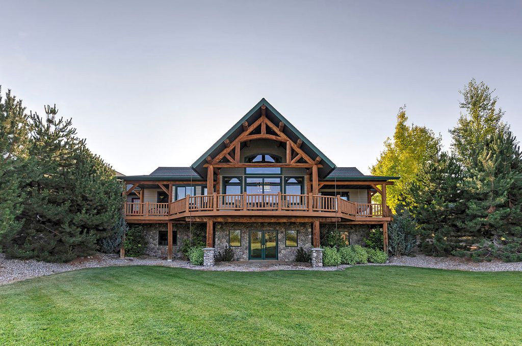 586 Willow Creek Cross Rd, Corvallis, MT 59828 5 Bed, 3 Bath Single