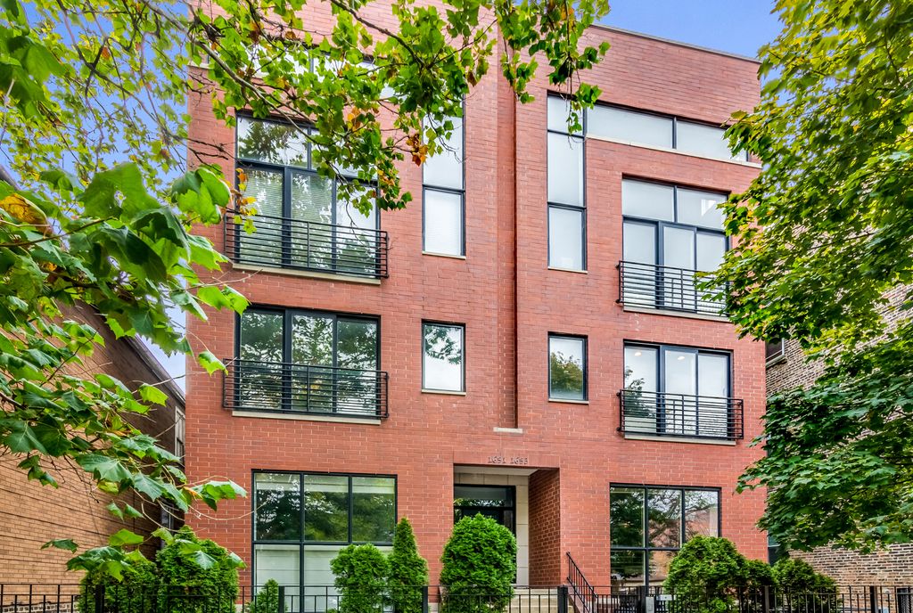 1653 W Huron St #2W, Chicago, IL 60622