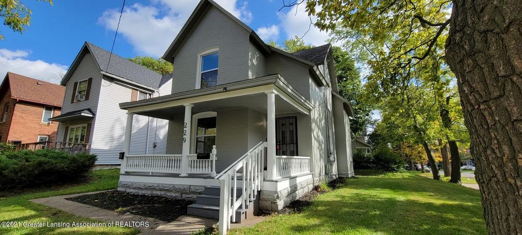 229 S 8th St, Lansing, MI 48912