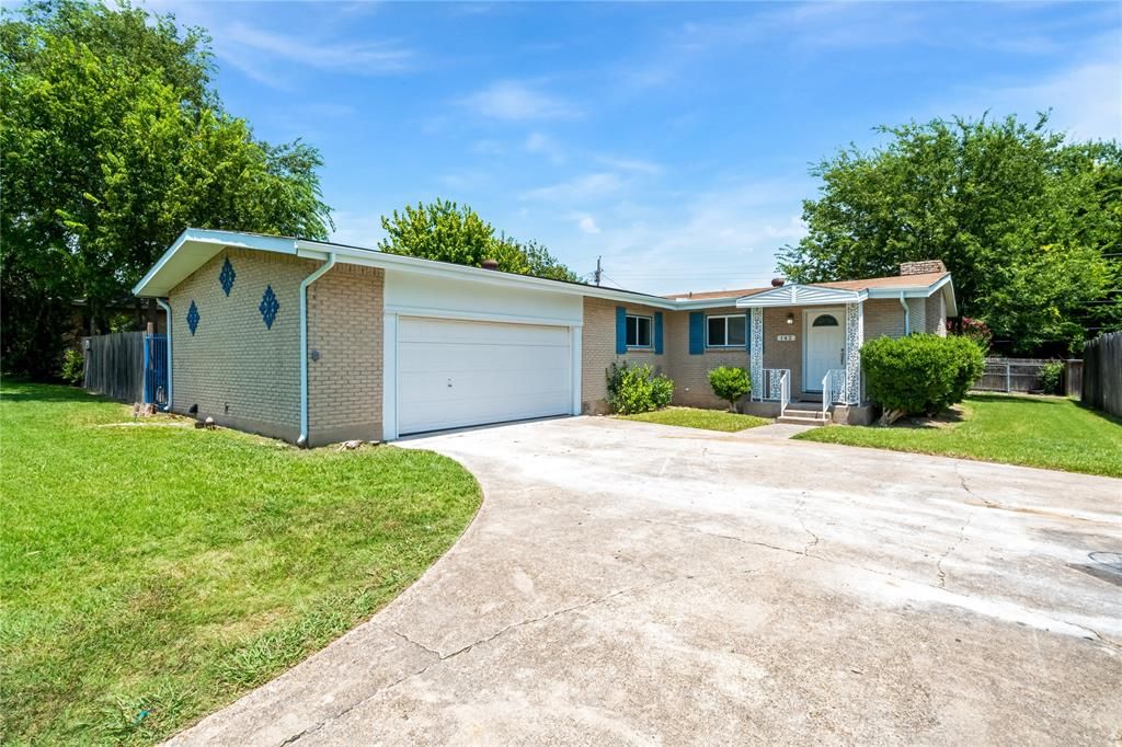 142 S Crestwood Blvd, Desoto, TX 75115