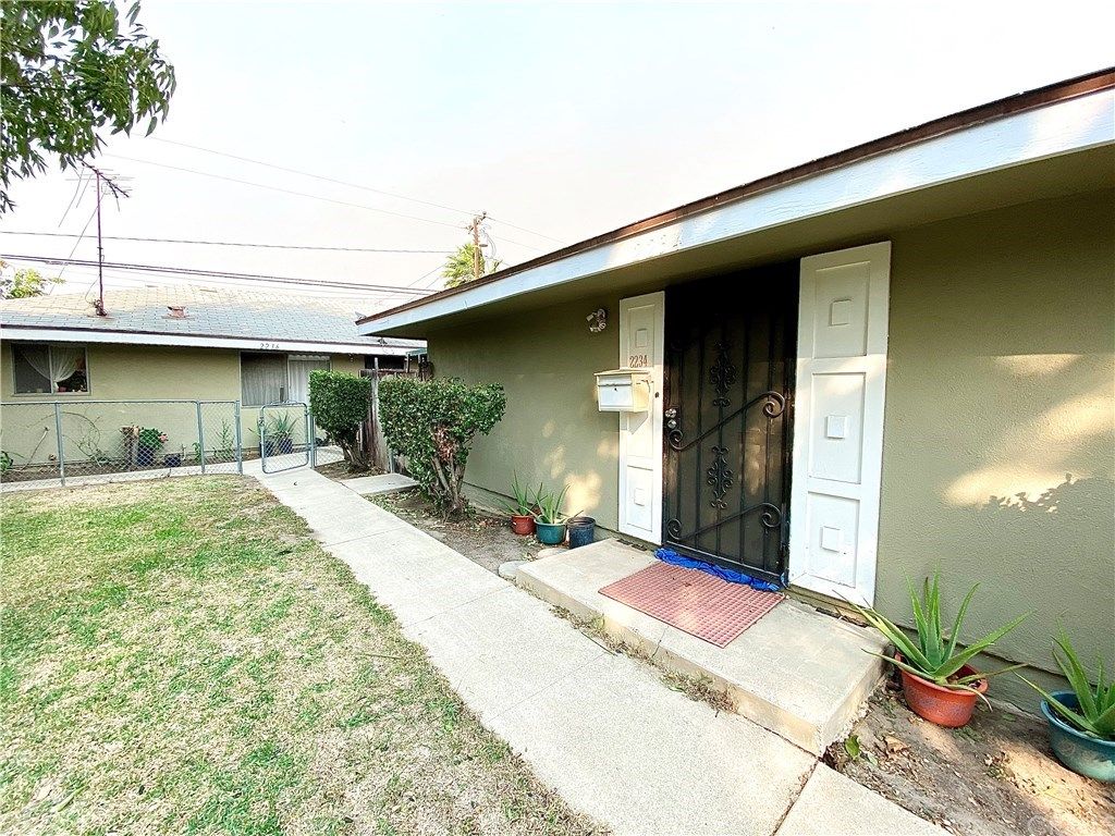 2234 N Bristol St, Santa Ana, CA 92706 4 Bed, 2 Bath MultiFamily