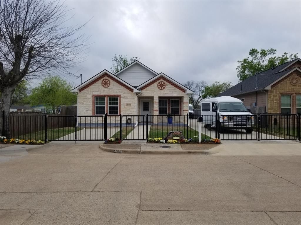 3730 Bickers St, Dallas, TX 75212