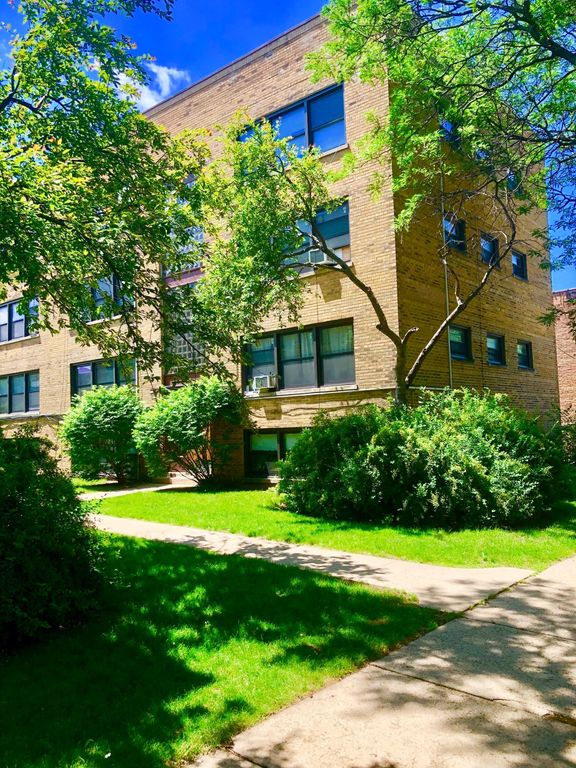 2715 W Summerdale Ave, Chicago, IL 60625