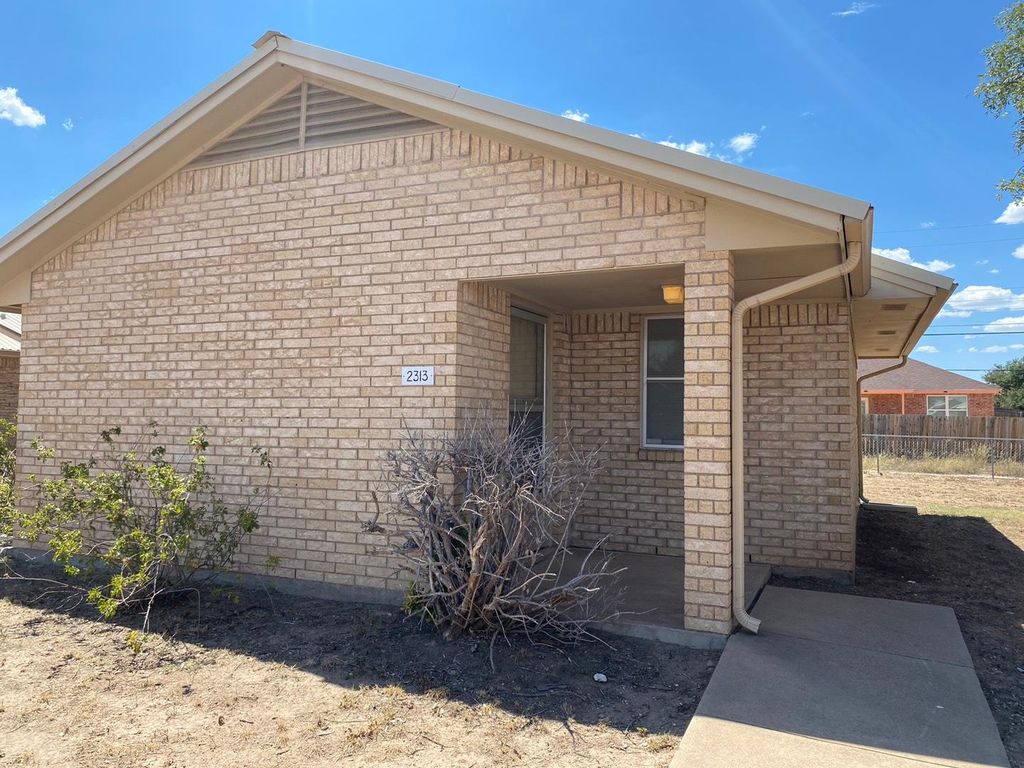 2313 Senisa Trl, San Angelo, TX 76903 SingleFamily Home for Sale