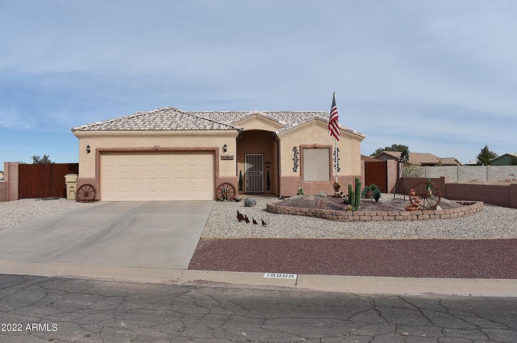 15965 S Malibu Rd, Arizona City, AZ 85123